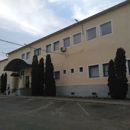 Maglodi Uti Munkavallaloi *